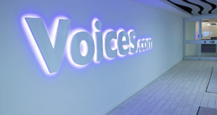 voices.com logo